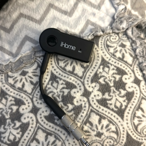 Bluetooth car audio adapter. Lightning to aux adapter. lightning dangle adapter. - Picture 1 of 10